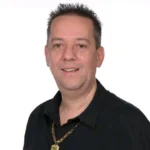 Portret van zanger Tony Martin
